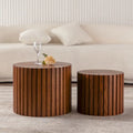 Table basse ronde en bois avec relief sculpté, pré-assemblée