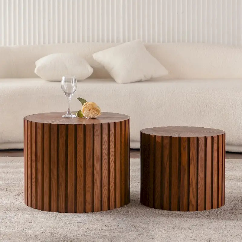 Table basse ronde en bois avec relief sculpté, pré-assemblée