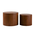 Table basse ronde en bois avec relief sculpté, pré-assemblée