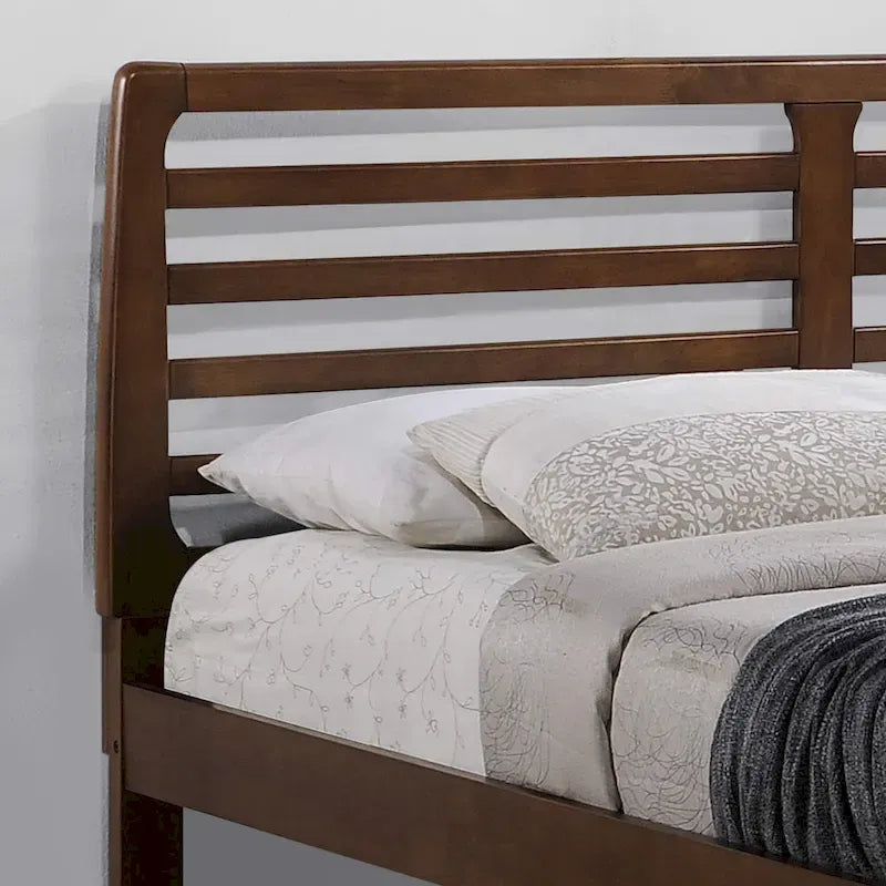Lit plateforme Queen en bois de style transitionnel
