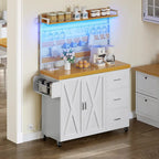 Îlot de cuisine roulant de 135 cm avec prise électrique, lumière LED et étagère haute