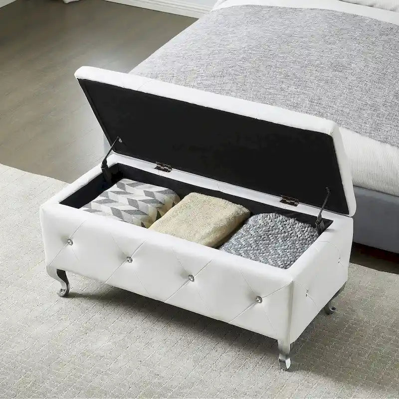 Banc de rangement rectangulaire capitonné avec boutons en cristal