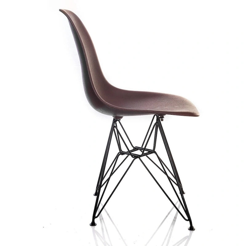 Chaise de salle à manger moderne du milieu du siècle avec pieds en acier noir